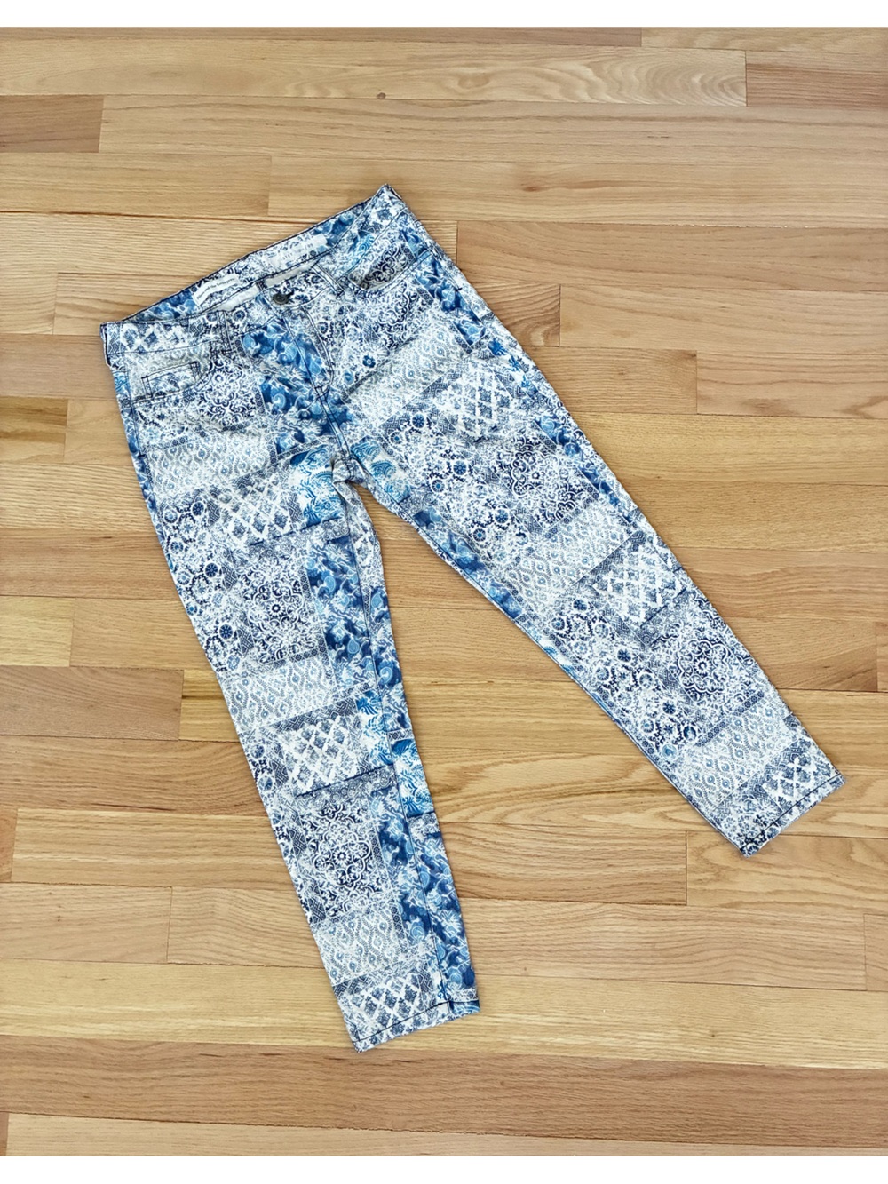 Pilcro Blue & White Printed Skinny Jeans